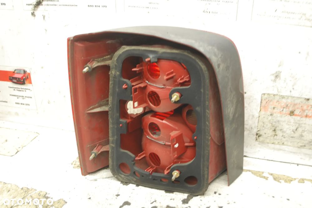 LAMPA PRAWY TYŁ TYLNA PRAWA 3B9945096AA VW PASSAT B5 KOMBI LIFT - 2