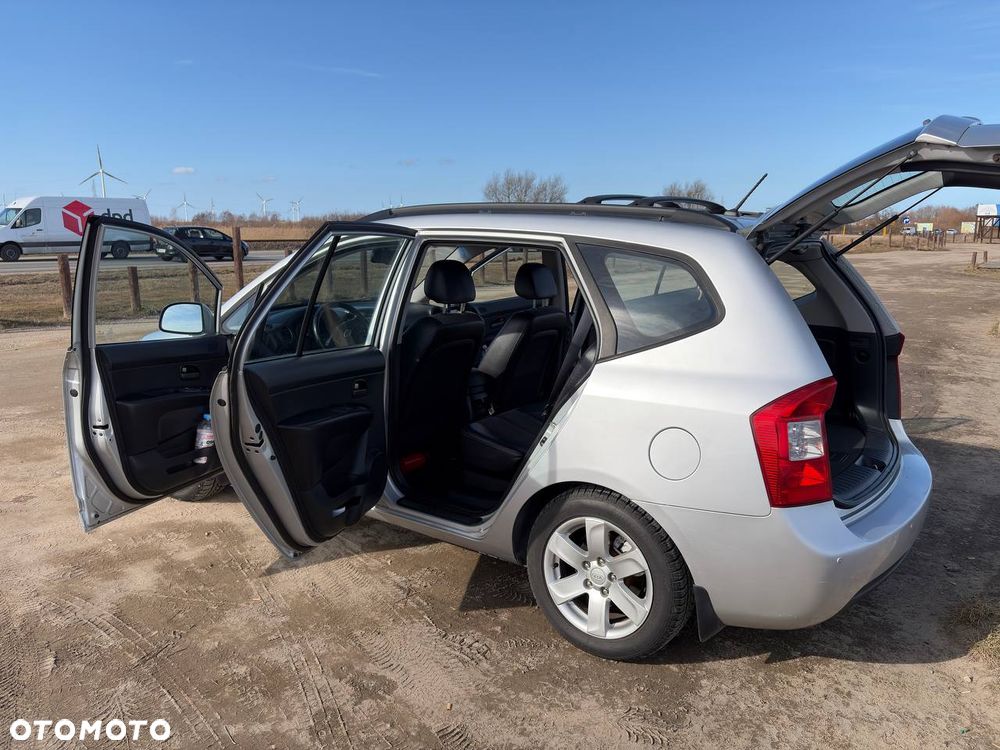 Kia Carens 2.0 CRDi Tour - 8