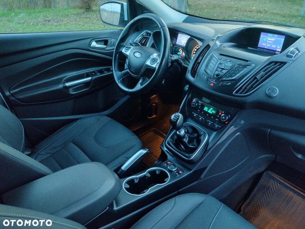 Ford Kuga 2.0 TDCi 2x4 Titanium - 18