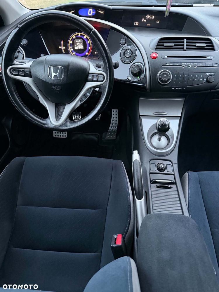 Honda Civic 1.8 Comfort - 27