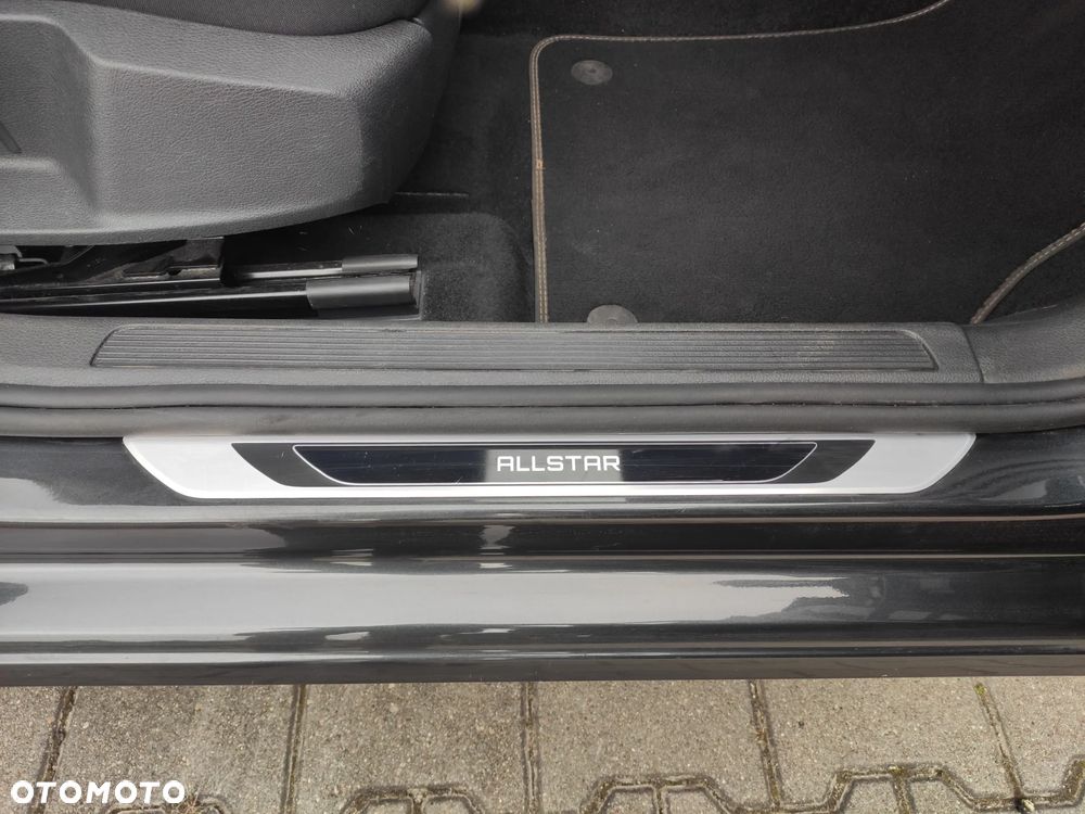 Volkswagen Golf 1.6 TDI BlueMotion Technology Allstar - 19