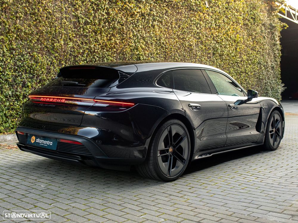Porsche Taycan Sport Turismo GTS - 11
