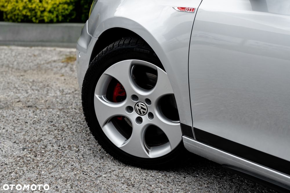 Volkswagen Golf 2.0 GTI - 12