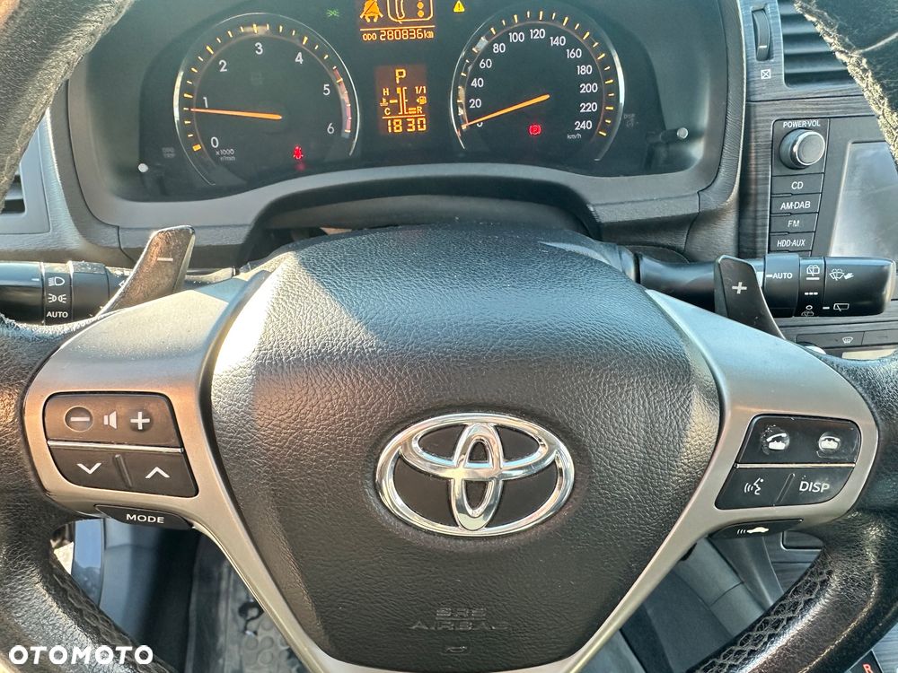 Toyota Avensis - 8