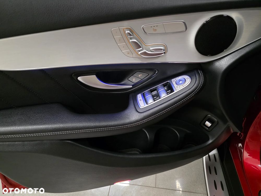 Mercedes-Benz GLC 300 de 4Matic 9G-TRONIC AMG Line Plus - 24