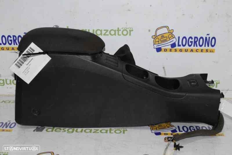 APOIO DE BRAÇOS NISSAN PRIMERA BERLINA P12 - 1