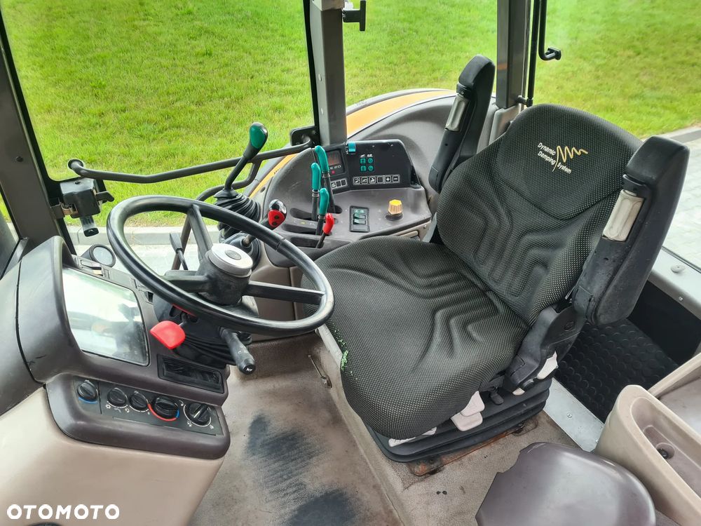 Renault Ares 735 - 7