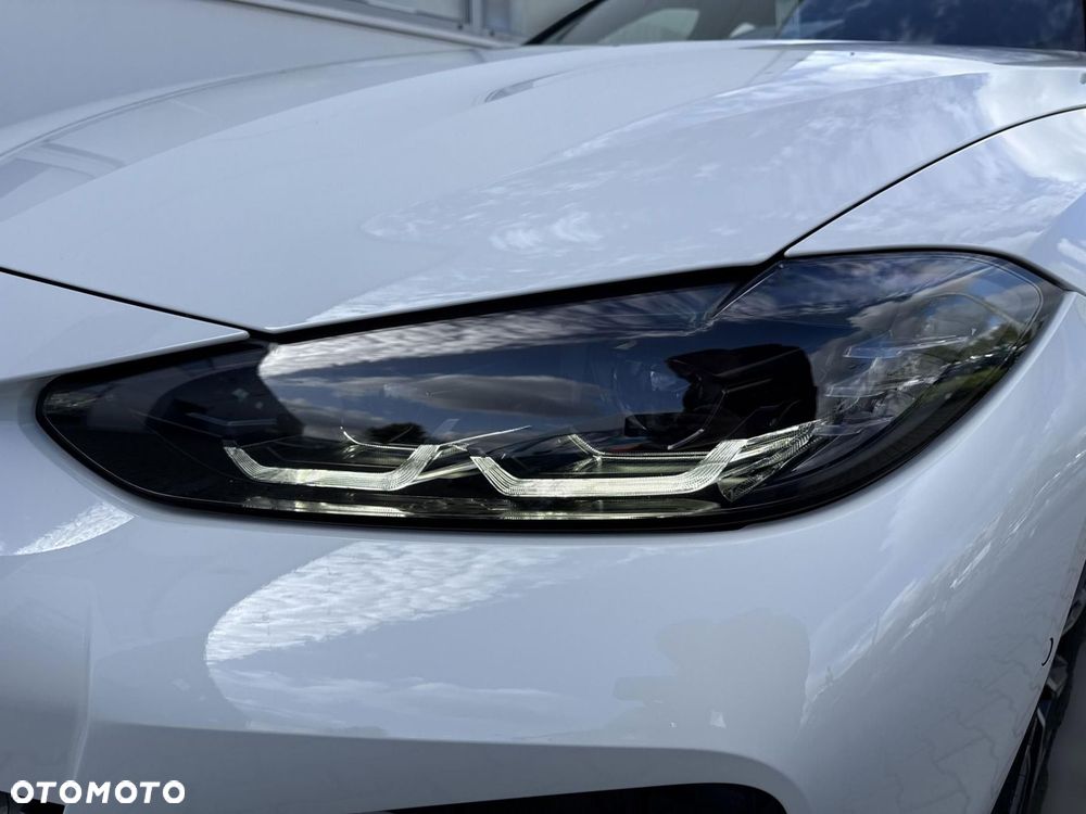 BMW i4 - 28