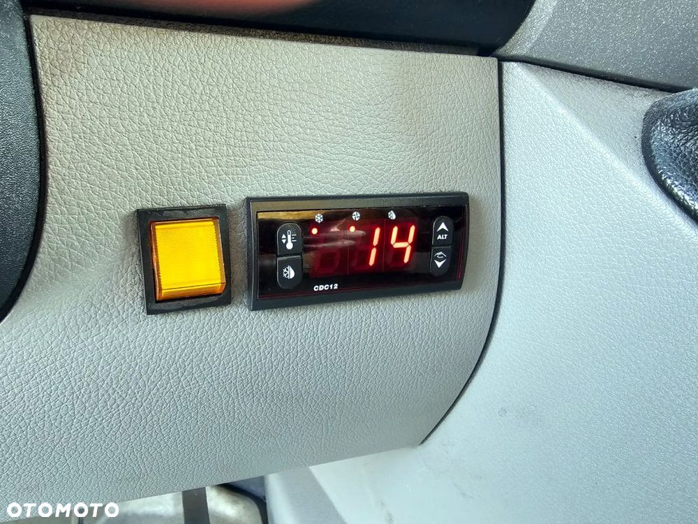 Mercedes-Benz Sprinter - 23