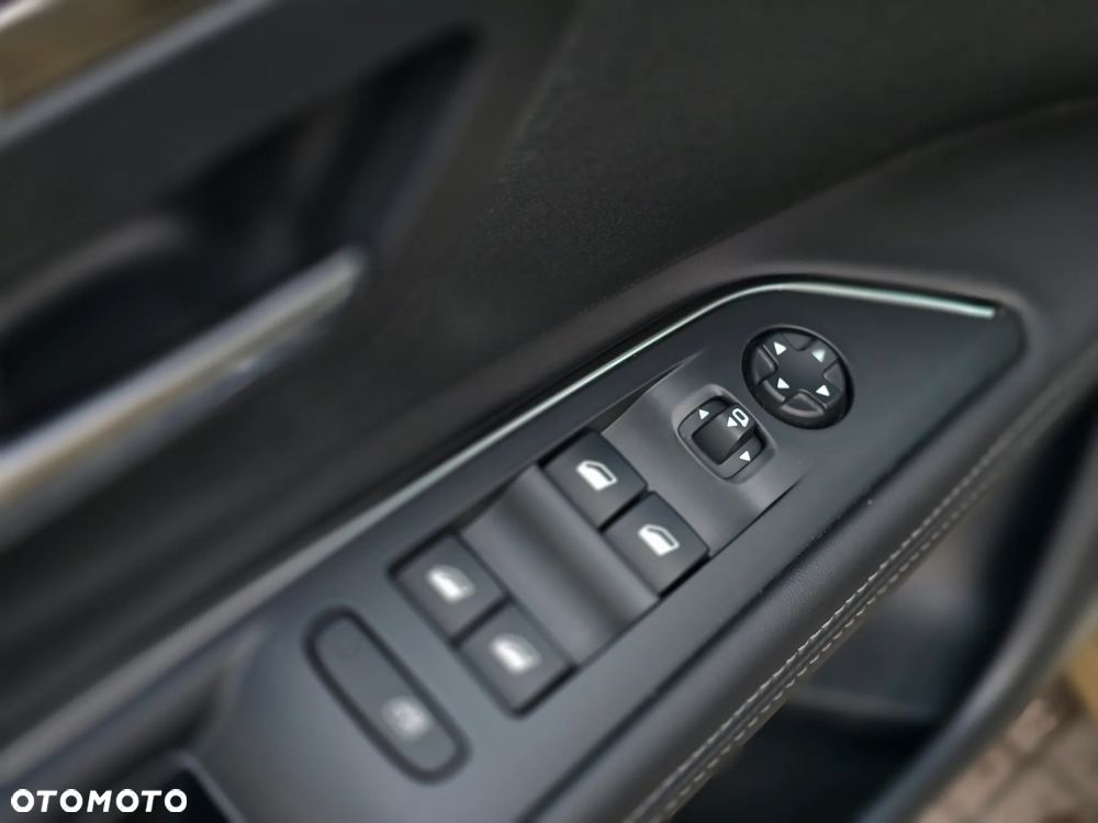 Peugeot 5008 - 22