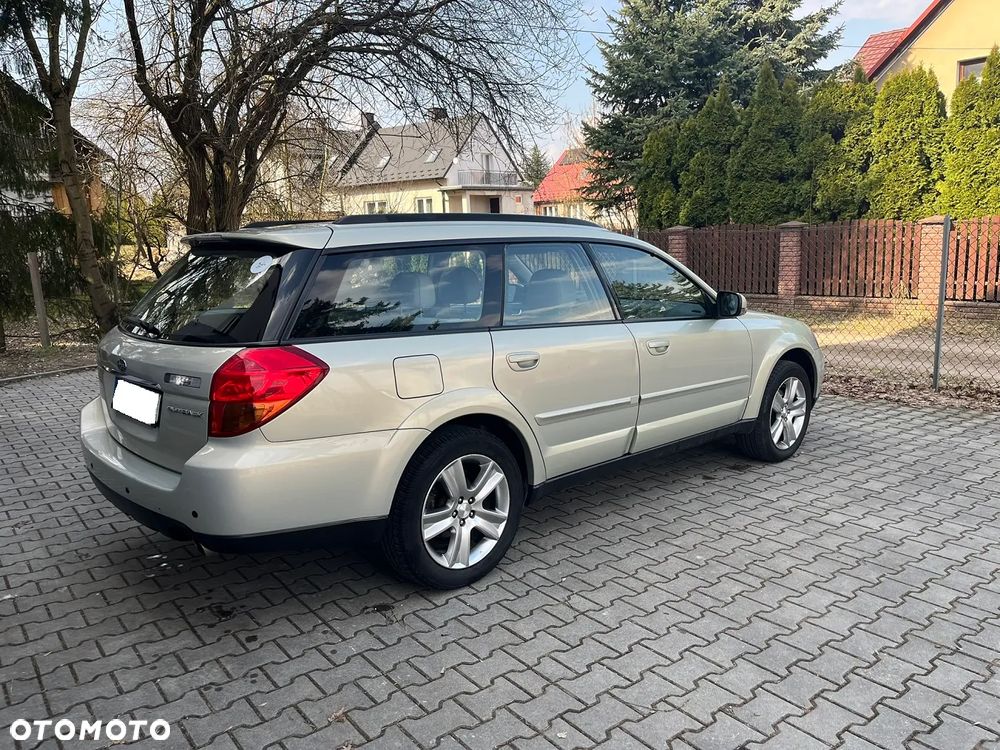 Subaru Outback - 36