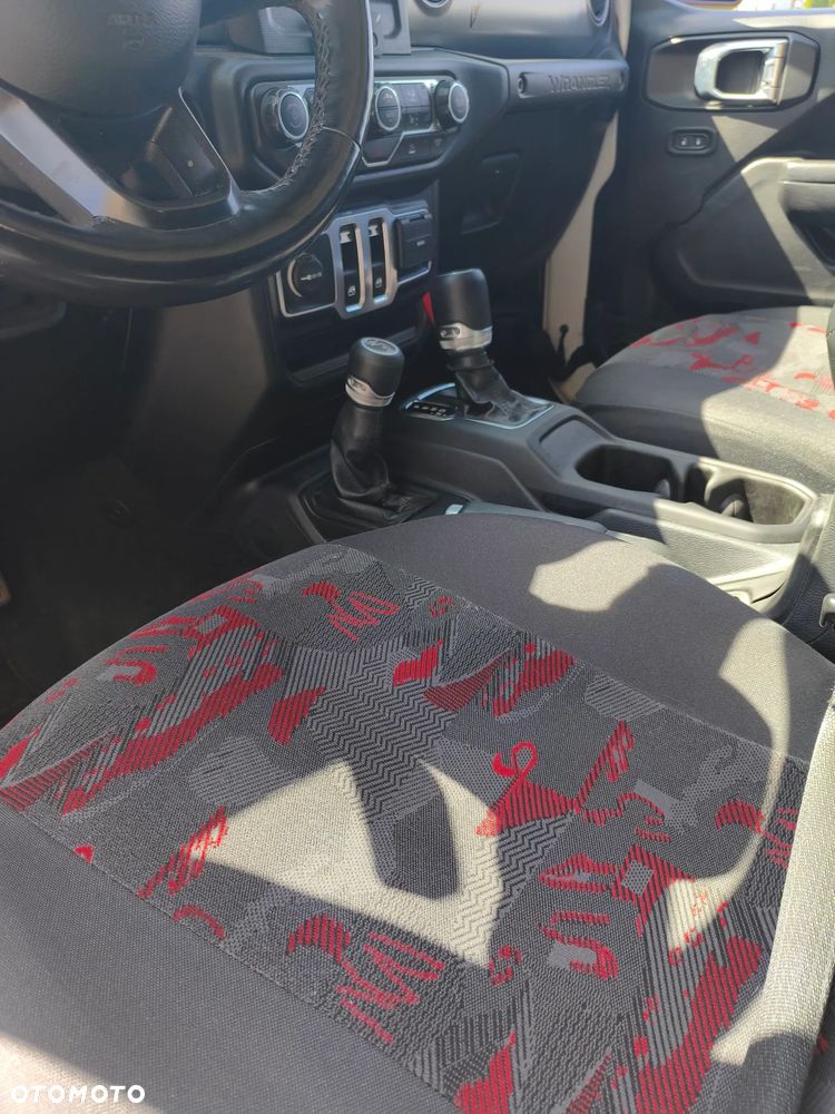 Jeep Wrangler - 13