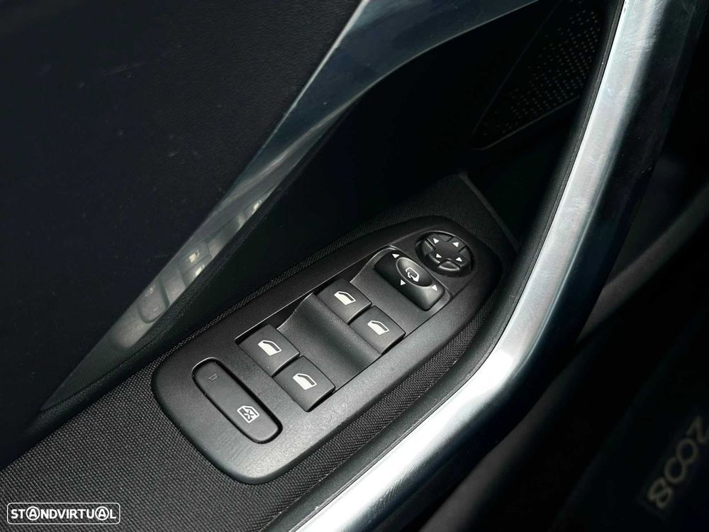 Peugeot 2008 1.2 PureTech Style EAT6 - 13