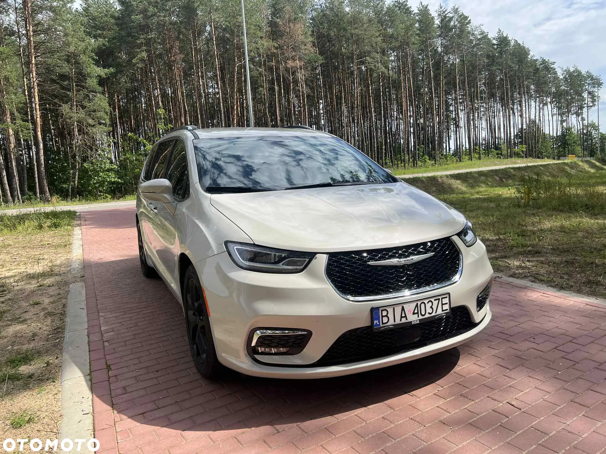 Chrysler Pacifica - 6