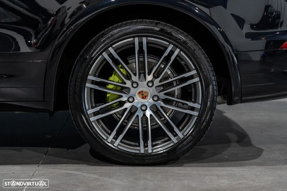 Porsche Cayenne S E-Hybrid - 33
