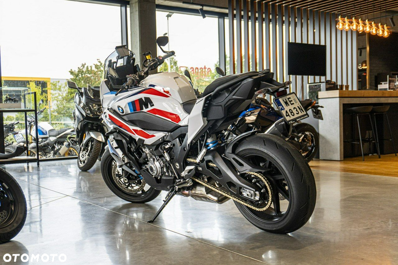 BMW XR - 8