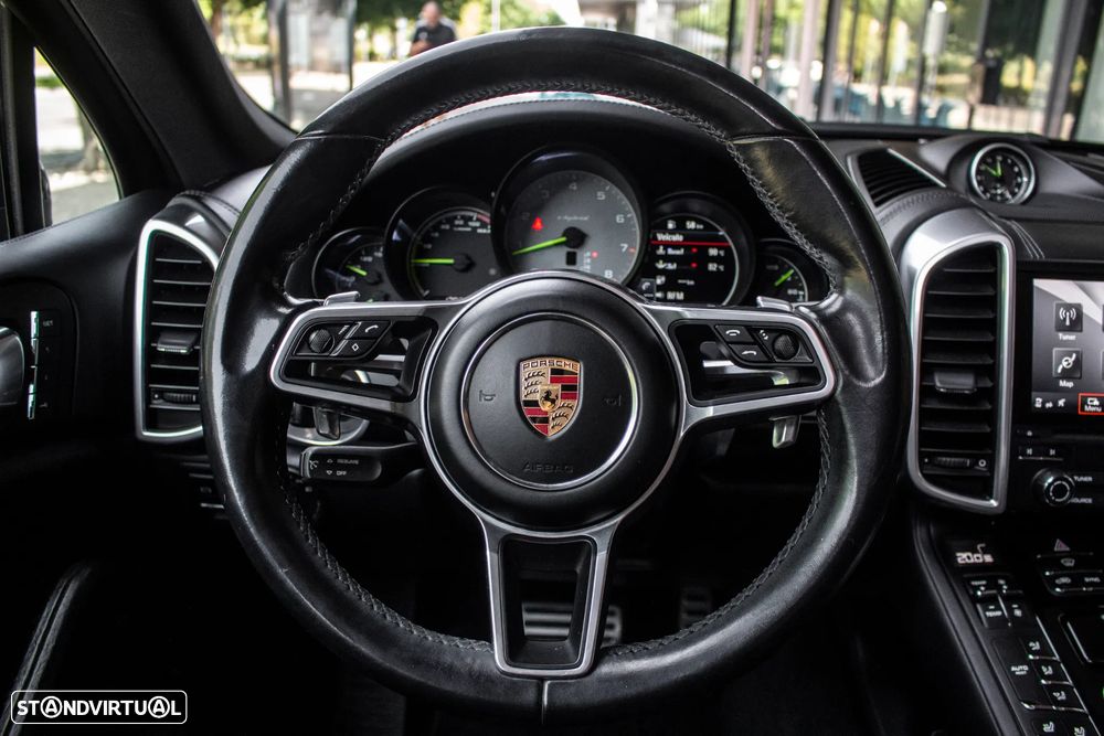 Porsche Cayenne S E-Hybrid - 13