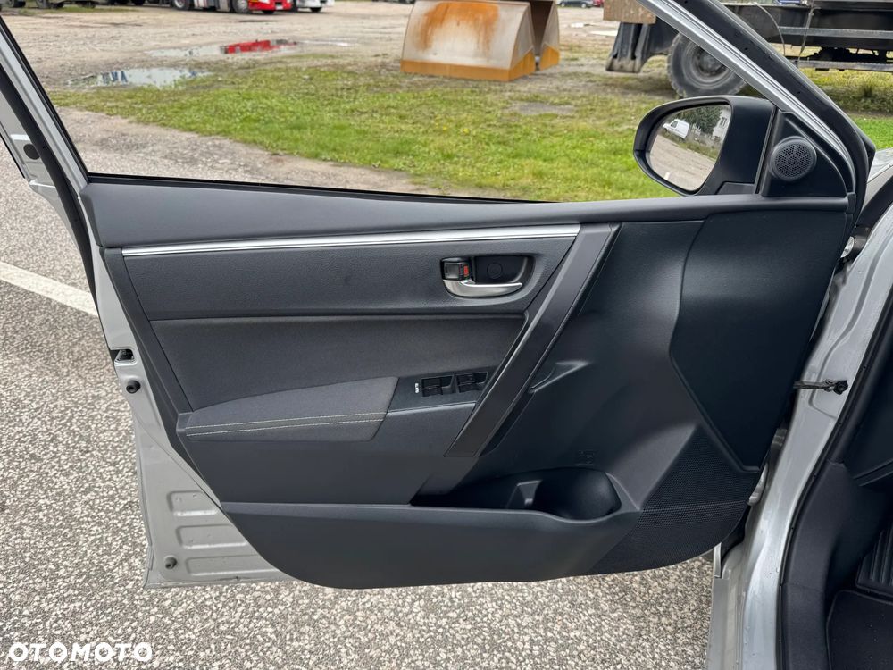 Toyota Corolla 1.6 Prestige EU6 - 22