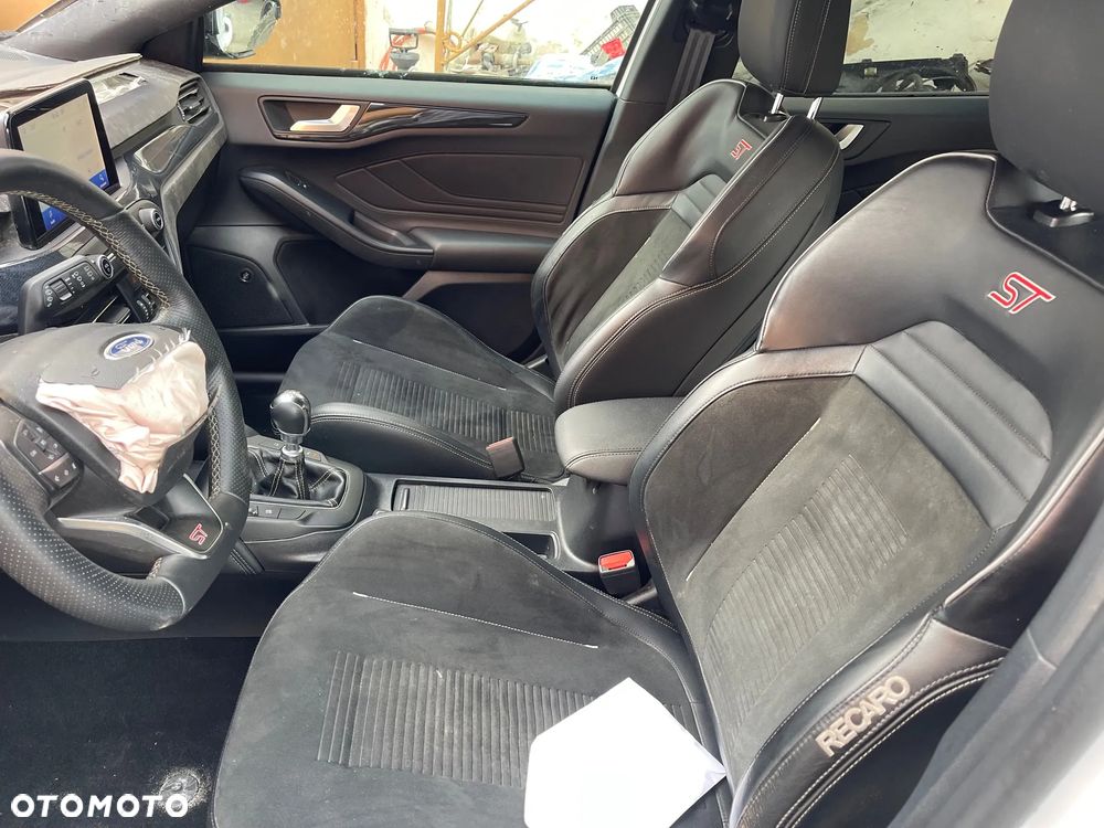 Ford Focus 2.3 EcoBoost S&S ST - 18
