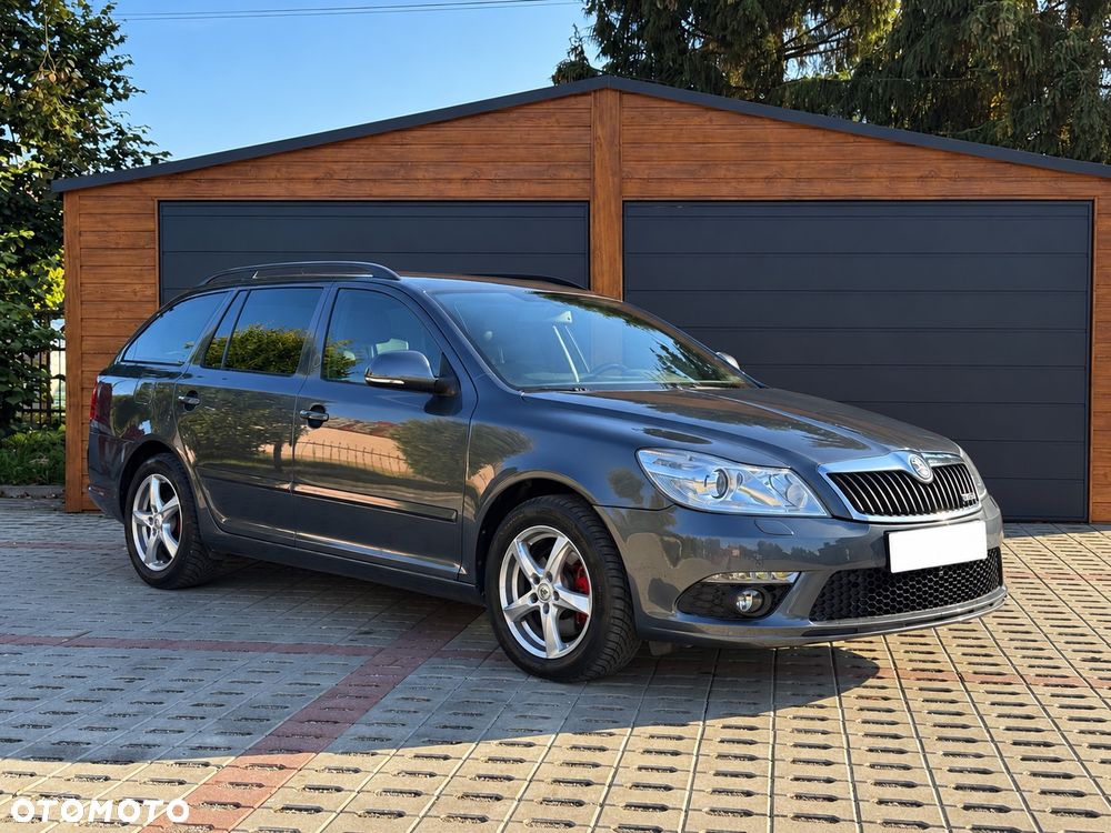 Skoda Octavia 2010 photo 2