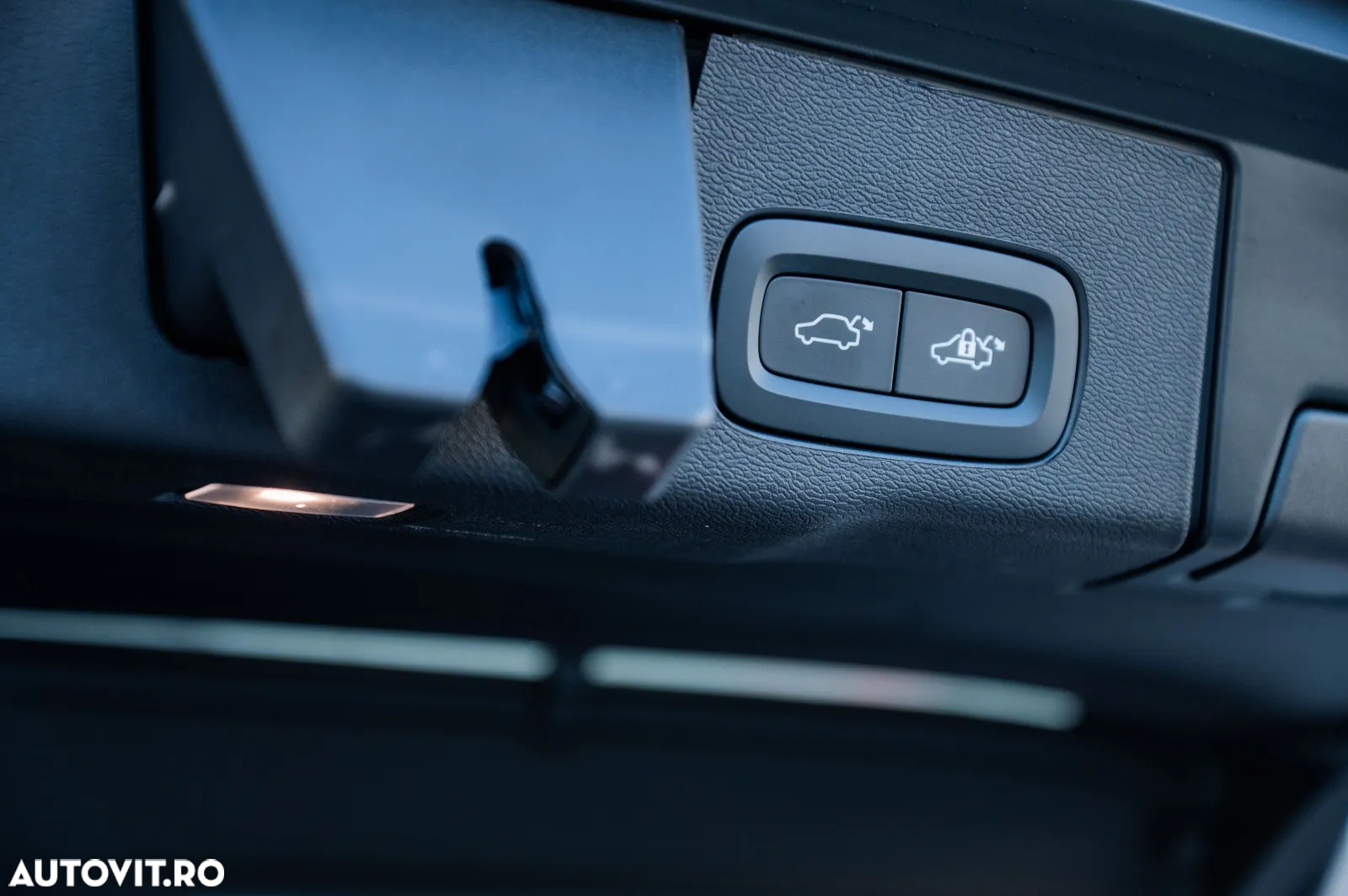 Volvo XC 60 T8 AWD Recharge Plus Dark - 25
