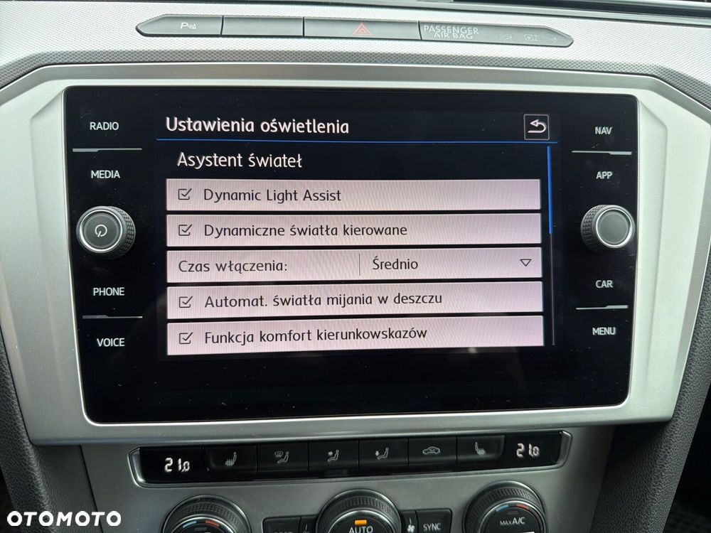 Volkswagen Passat 2.0 TDI SCR Comfortline DSG - 25