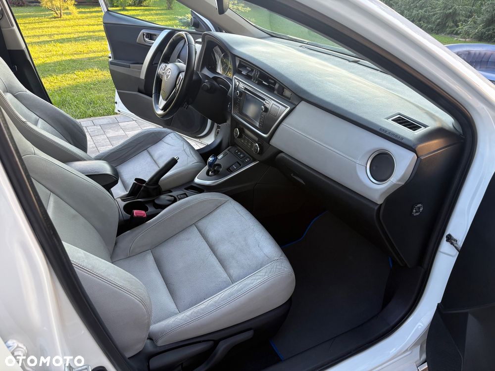 Toyota Auris - 16