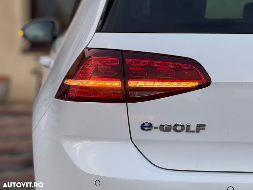 Volkswagen e-Golf - 13