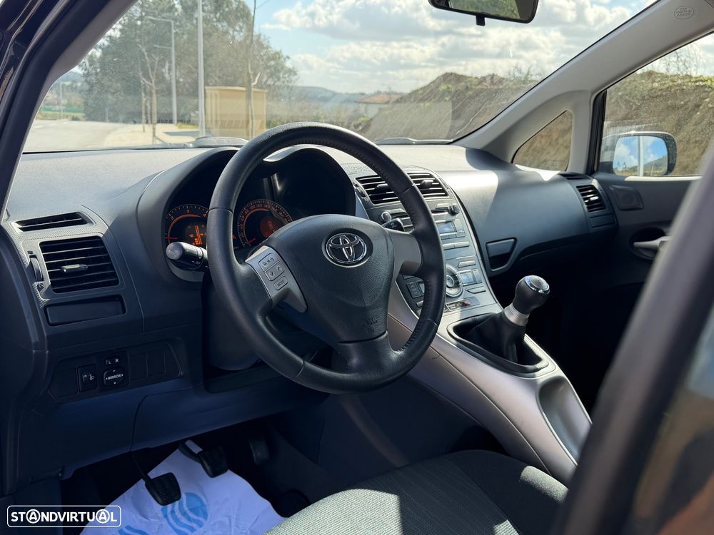 Toyota Auris 1.4 D-4D Luna - 22