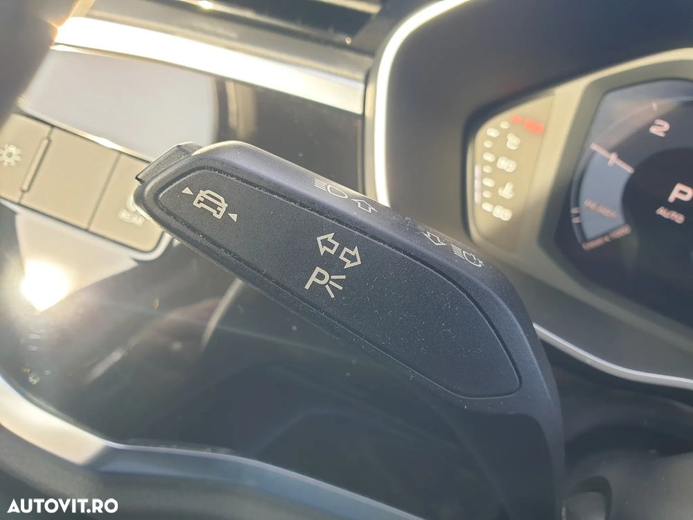 Audi Q3 Sportback 2.0 35 TDI quattro S tronic S Line - 38