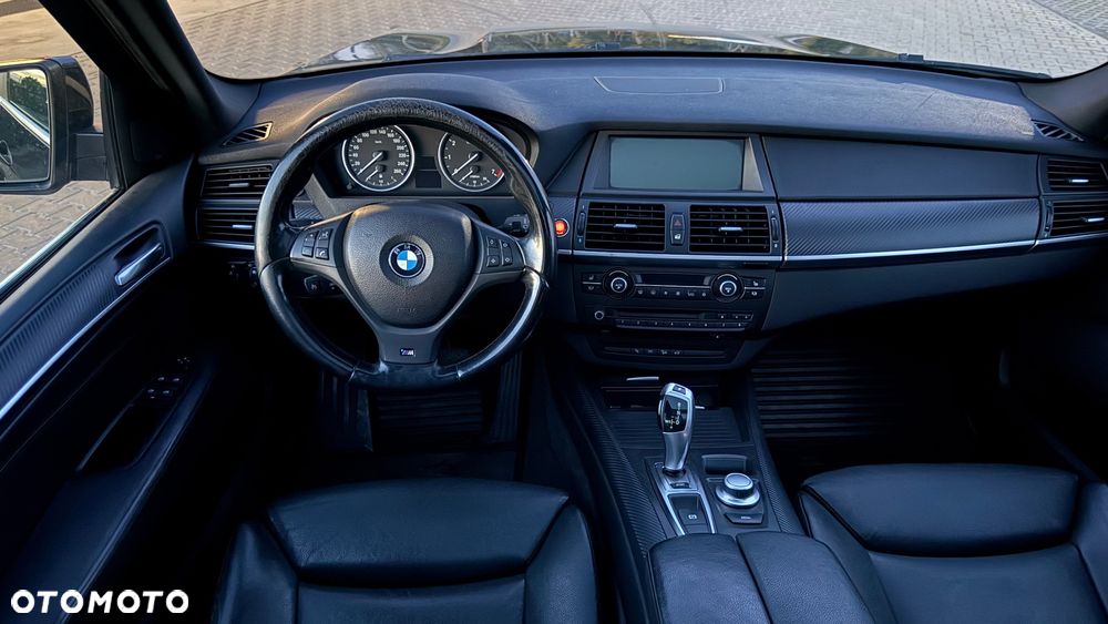 BMW X5 4.8is - 12