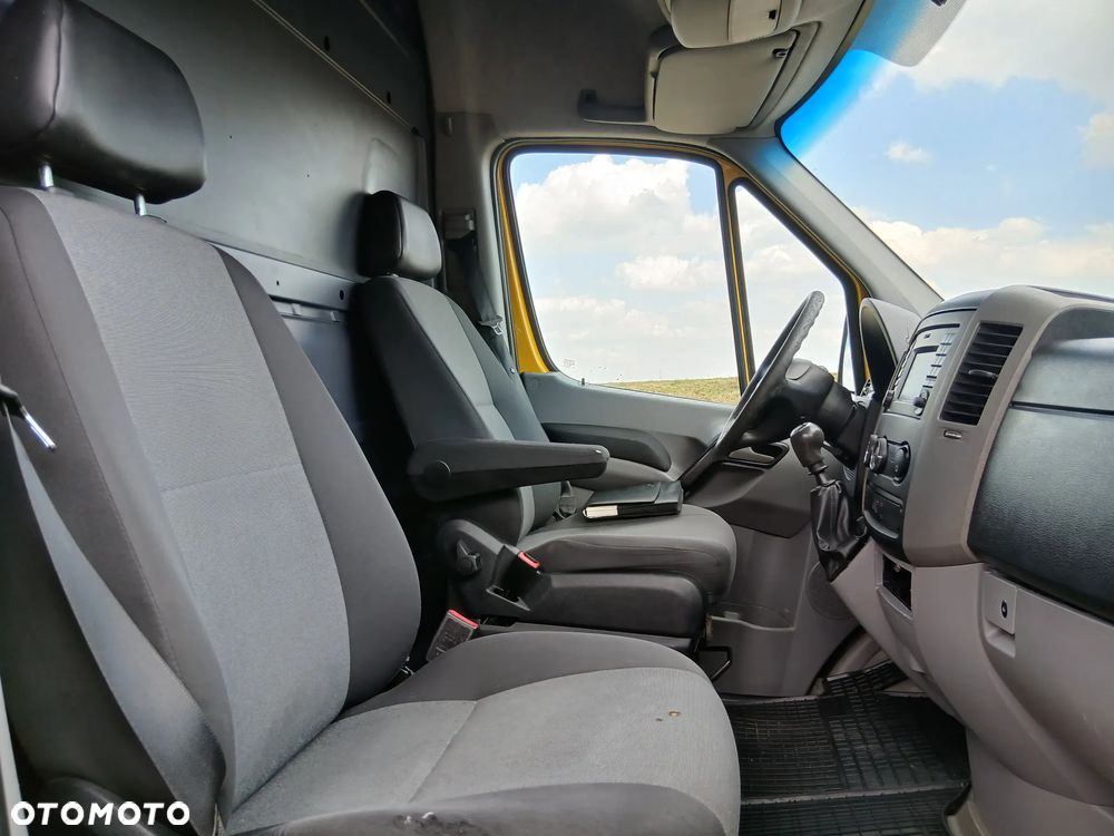Volkswagen CRAFTER - 9