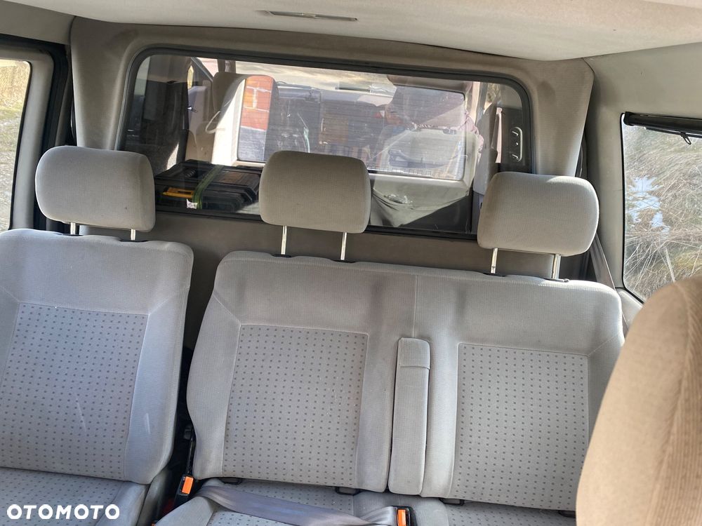 Volkswagen Caravelle - 5