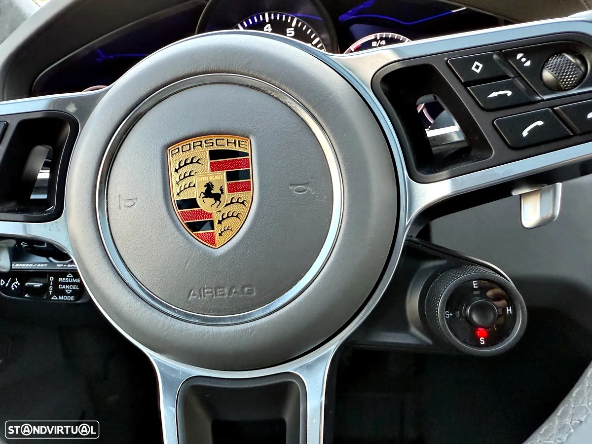 Porsche Cayenne Coupé E-Hybrid - 13