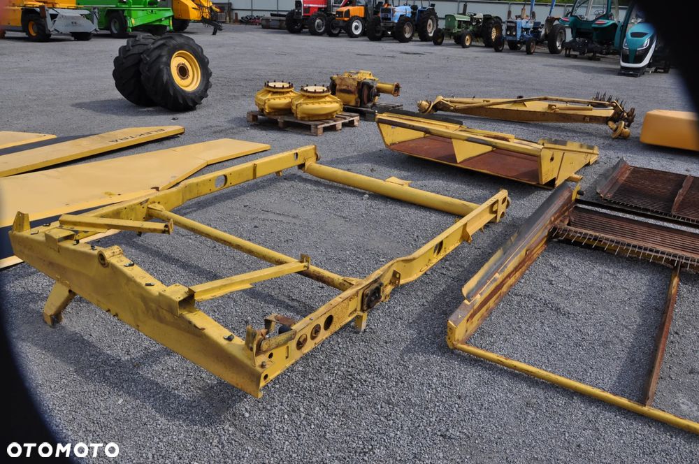 WAŁ PÓŁOŚ KOŁO PASOWE NEW HOLLAND TF 78 TX66 - 18