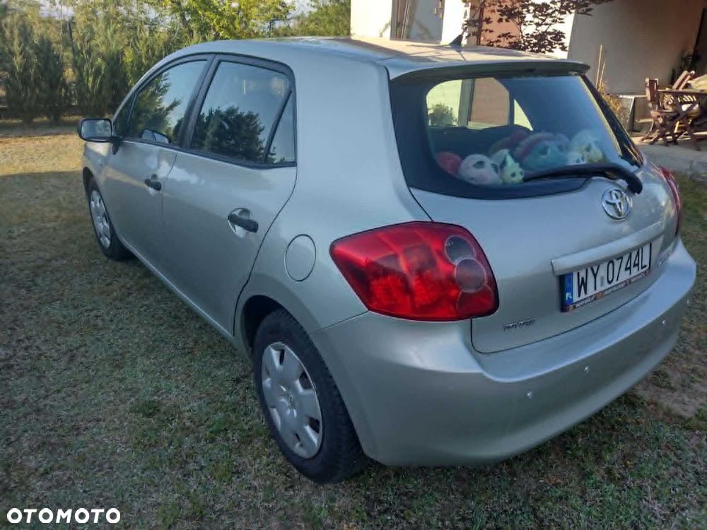 Toyota Auris - 2