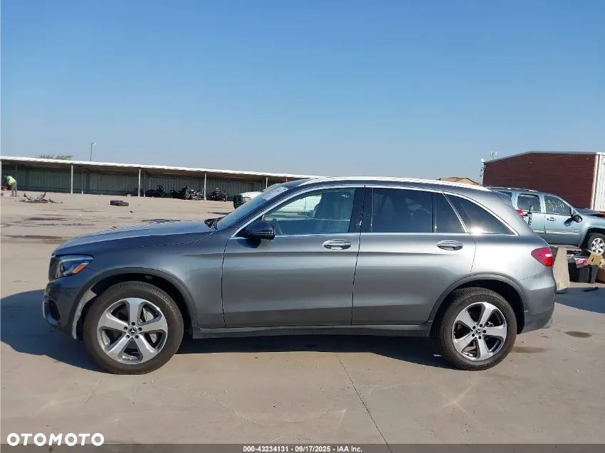 Mercedes-Benz GLC - 7