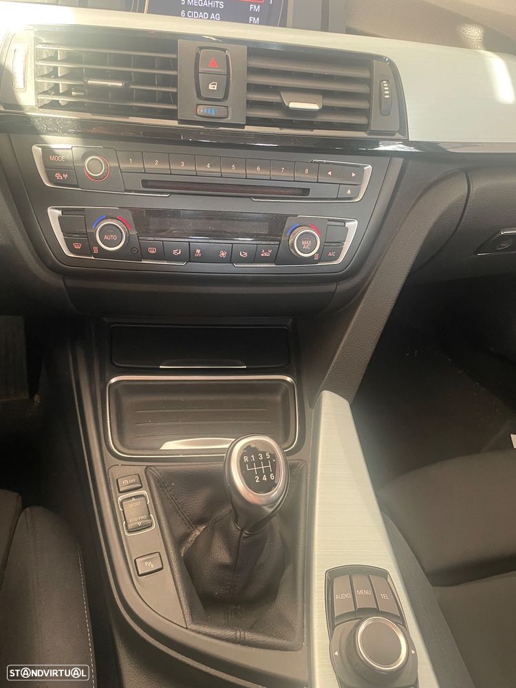 BMW 318 d xDrive - 4