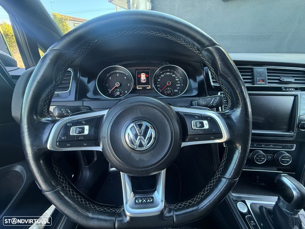 VW Golf 2.0 TDi GTD DSG - 33