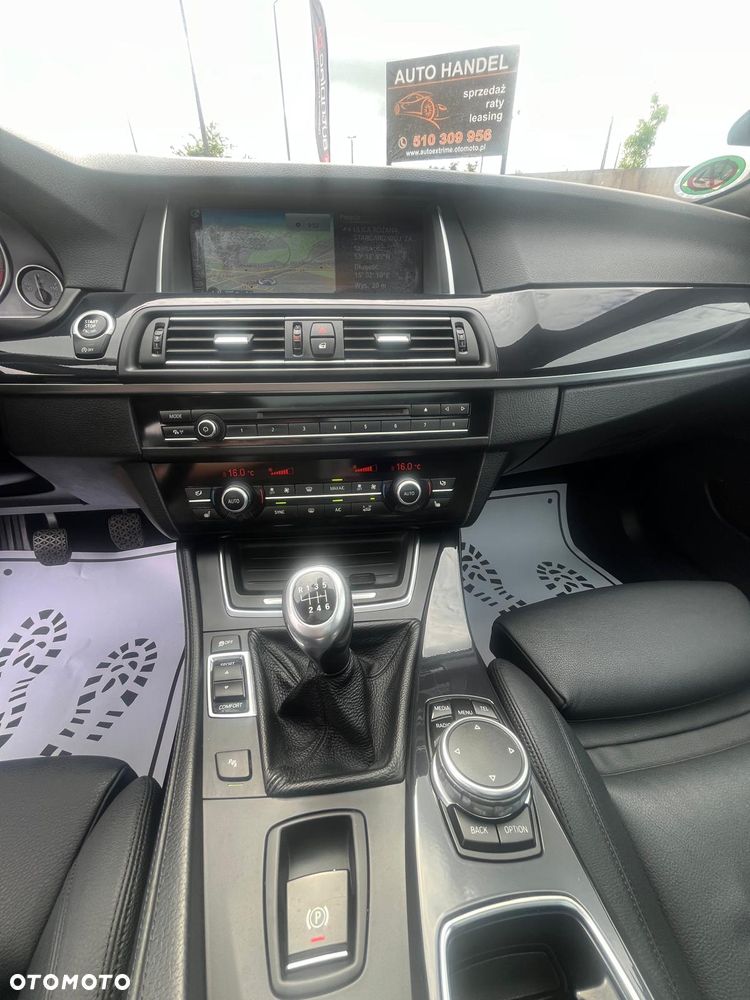 BMW Seria 5 520d Luxury Line - 28