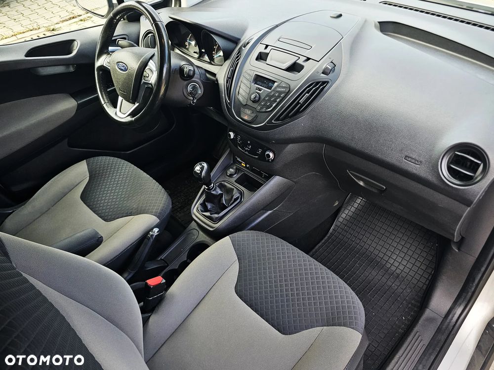 Ford Tourneo Courier 1.5 TDCi Trend - 12