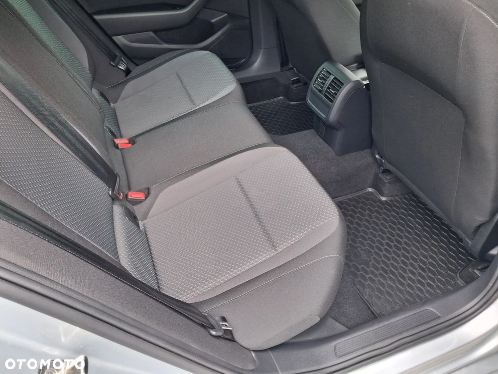 Volkswagen Passat 2.0 TDI EVO Business - 16