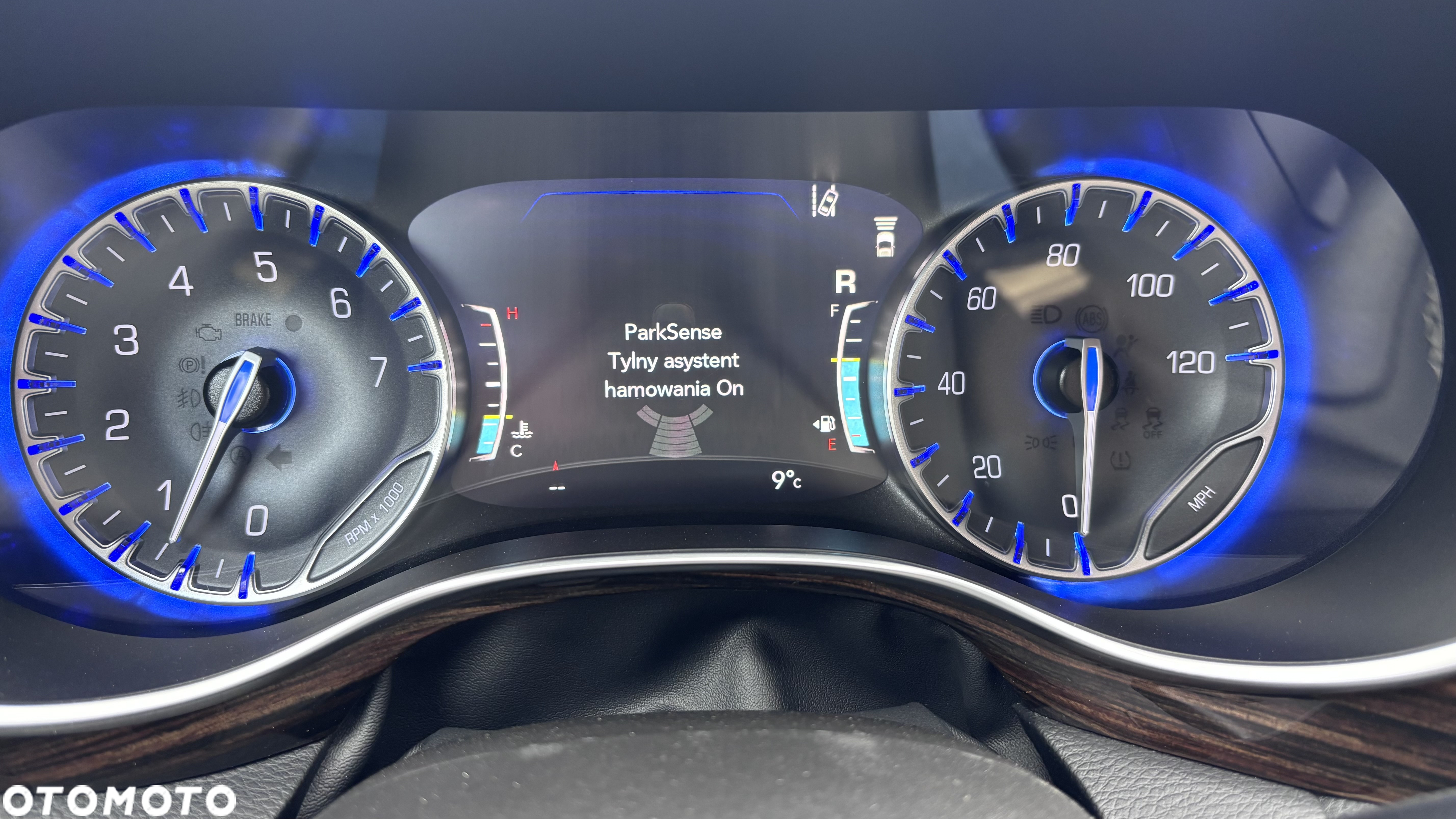 Chrysler Pacifica - 37