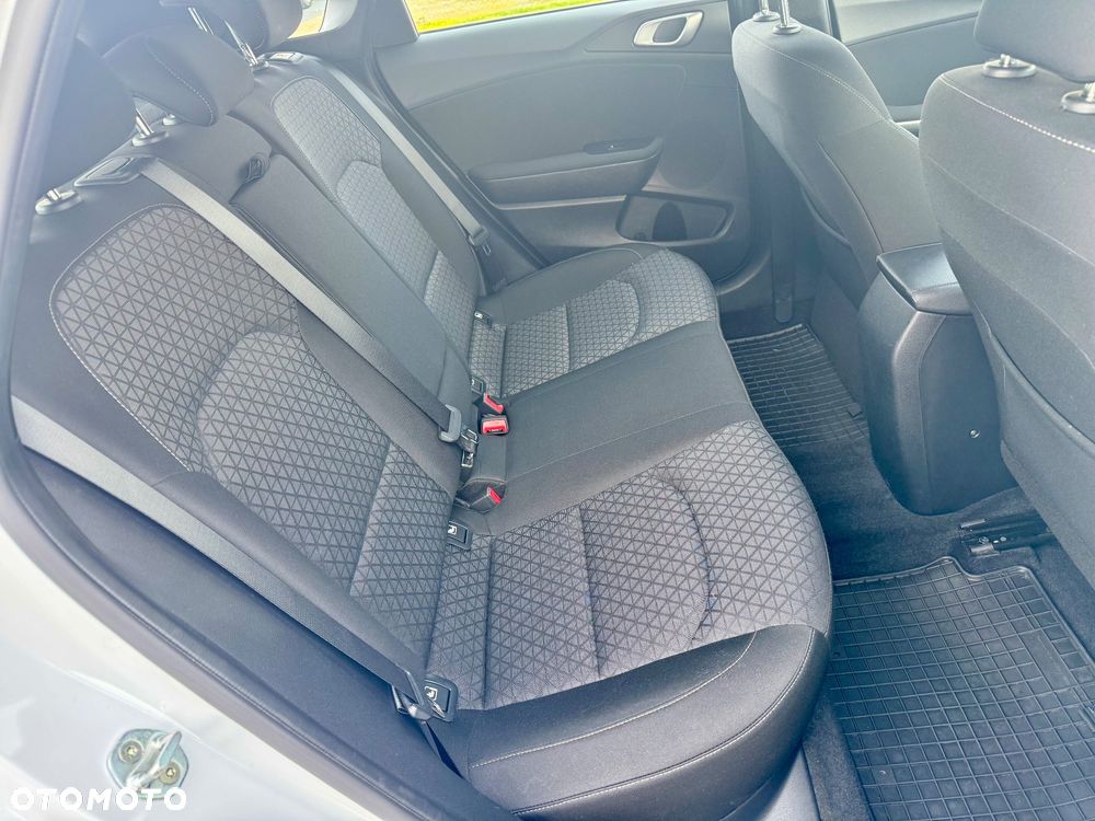 Kia Ceed 1.6 CRDi SCR L - 17