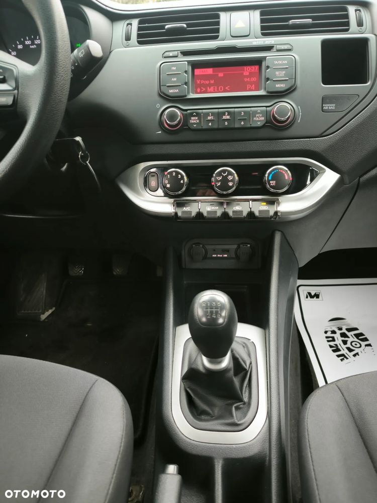 Kia Rio 1.1 CRDI Attract - 38