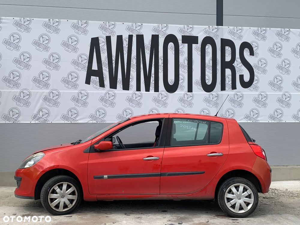 RENAULT CLIO 2006 *SAMOCHÓD NA CZĘŚCI* 1343  MASKA, LAMPA, DRZWI, LUSTERKO, ZDERZAK, GRILL, BŁOTNIK, KLAPA, BELKA, DESKA, FOTELE, KANAPA, ĆWIARTKA KIEROWNICA, TARCZE, ZACISKI, ZAWIESZENIE, KOMPLETNY PRZÓD, KOMPLETNY TYŁ, LICZNIK, ZEGARY, PRAWE LEWE PRZÓD TYŁ - 3