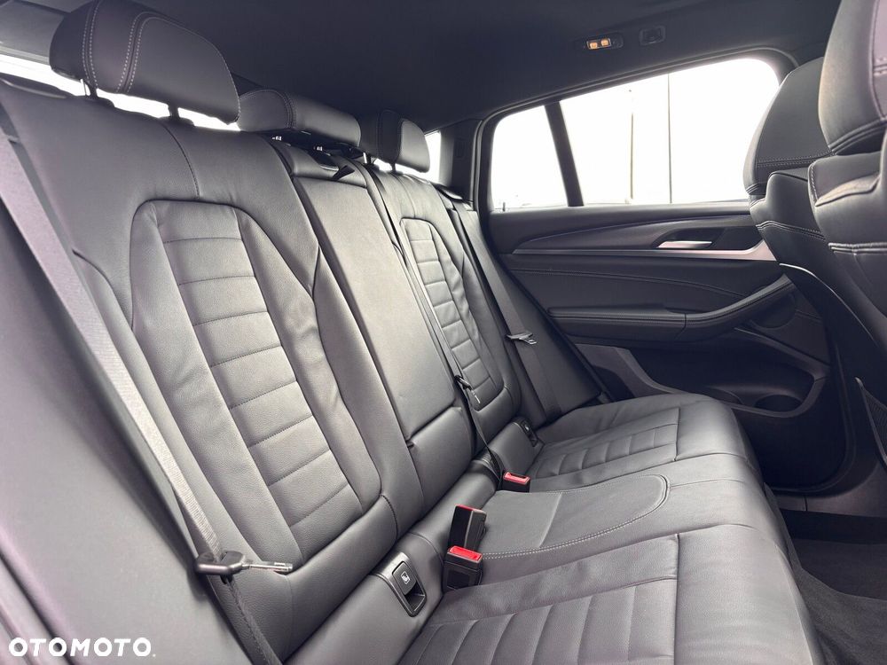 BMW X4 - 16