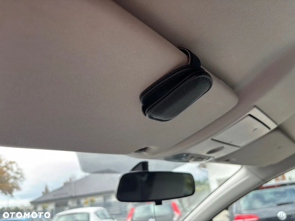 Ford Kuga 2.0 TDCi 2x4 Champions Edition - 20