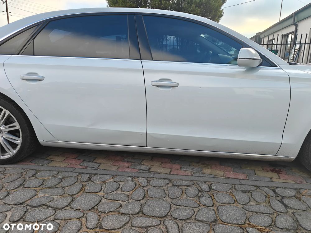 Audi A8 - 4