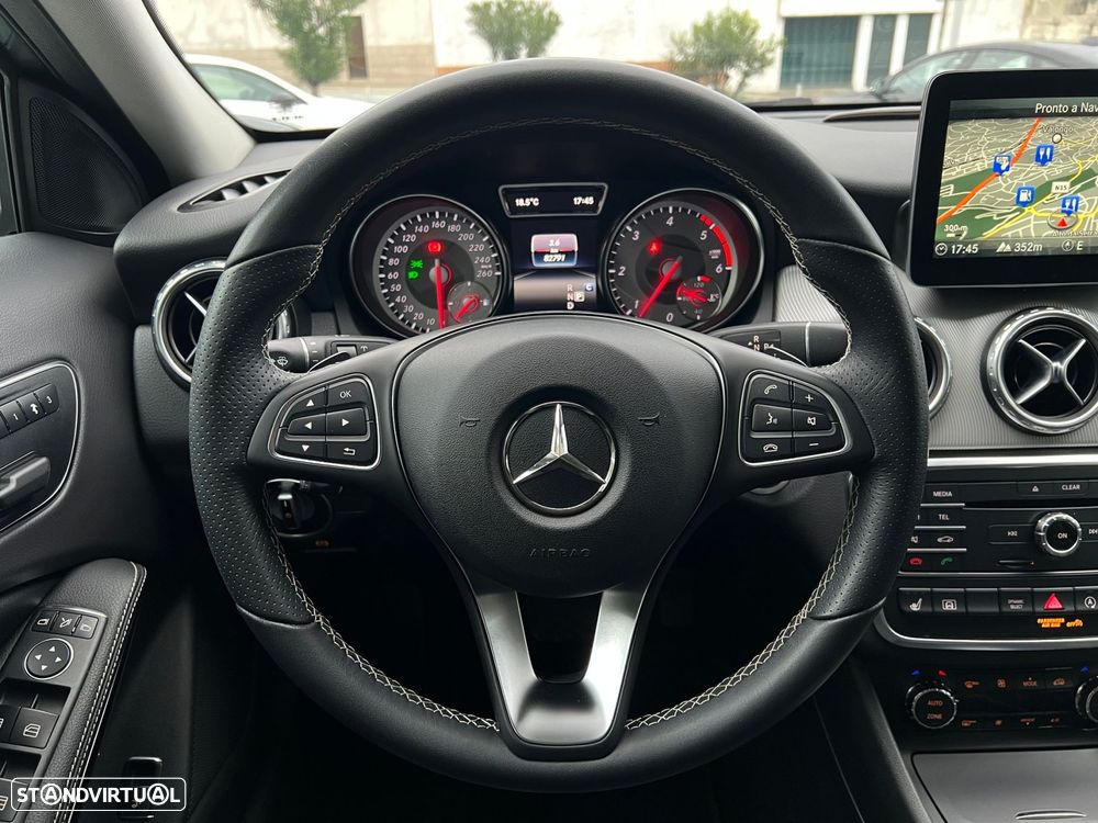 Mercedes-Benz GLA 220 CDi Urban 4-Matic - 14